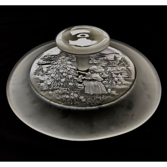 Mikasa Christmas Story, Frosted Glass Cake Stand/Torte Plate, 13 Inches - Picture 6 of 8